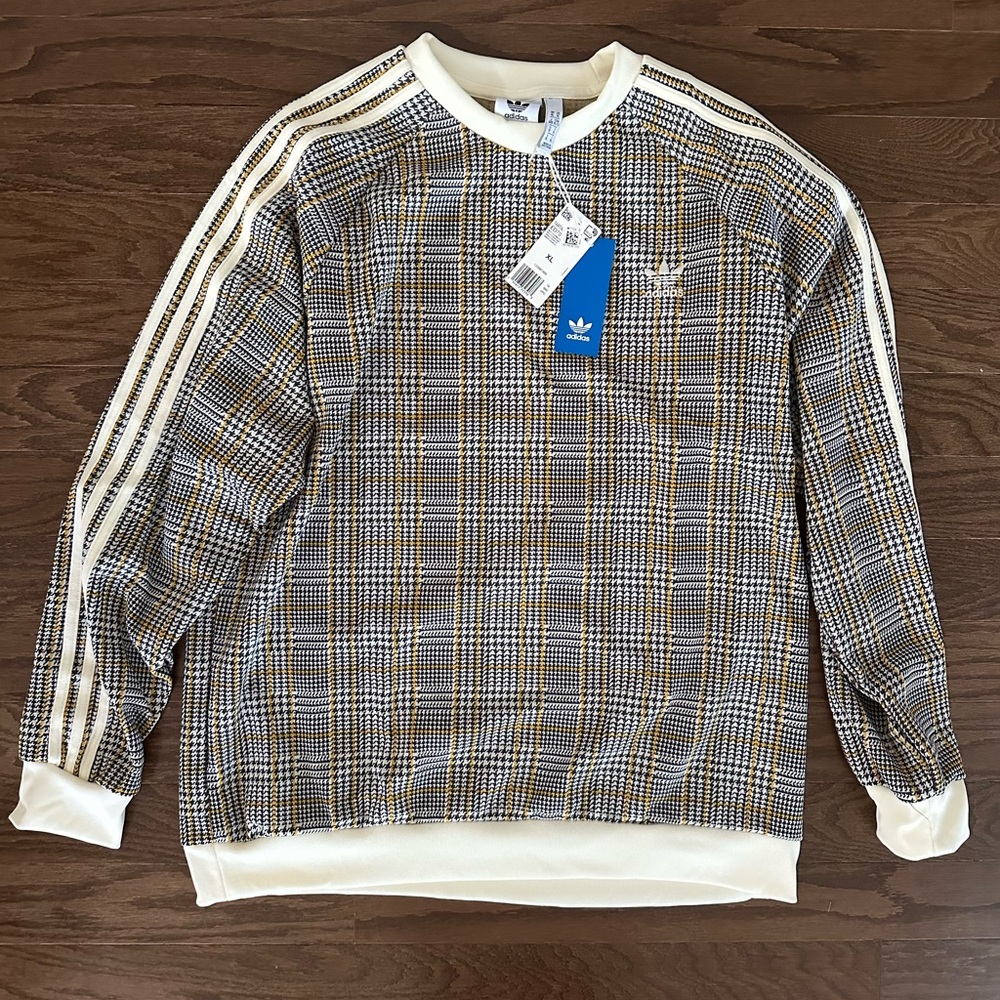 Adidas Black and Cream Crewneck Sweater with Classic Design